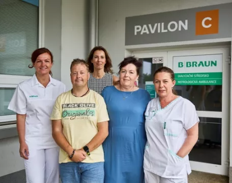 Markéta Kratochvilová primářka, Alena Paříková IKEM, Jaroslav Meszáros pacient, Meszárosová maminka, Syncakova sestra