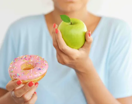 volba mezi jablkem a koblihou, obezita