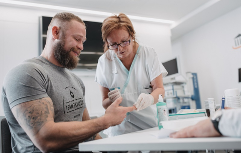 Jiří Tkadlčík na preventivním vyšetření ledvin v B. Braun Avitum na Bulovce