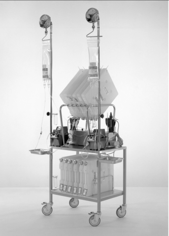 přístroj na peritoneální dialýzu z roku 1967