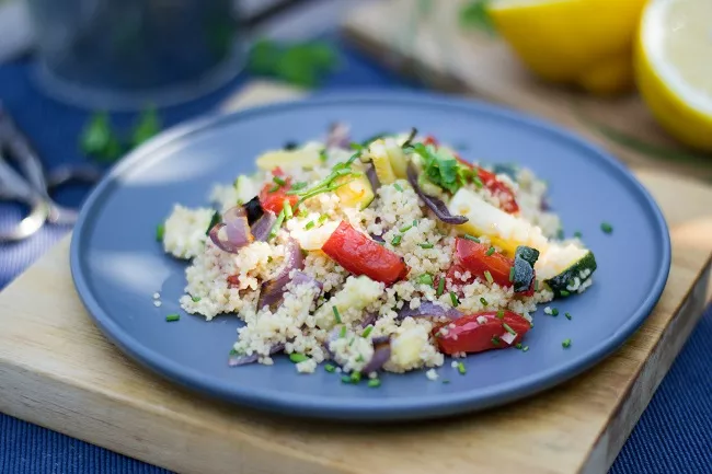 kuskus_pecena_zelenina_salat_recepty