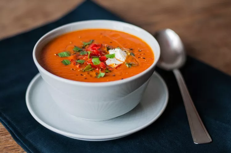 polevka_z_pecenych_paprik_recepty