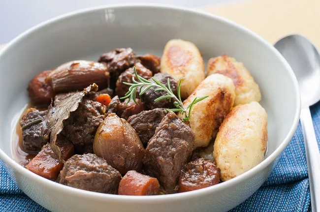 pomalu_pecene_hovezi_bramborove_sisky_recepty