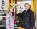 pacienti před budovou dialyzačního střediska Beroun