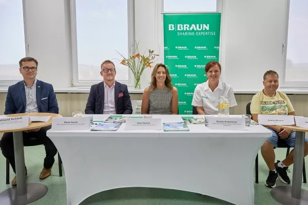 20 let DS Uherský Brod, Ferdinand Kubáník starosta, Martin Kuncek reditel, Alena Paříková IKEM, Markéta Kratochvilová primářka, Jaroslav Meszáros pacient