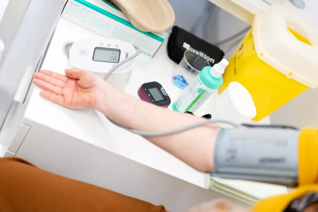 Měření krevního tlaku je součástí preventivního screeningu ledvin